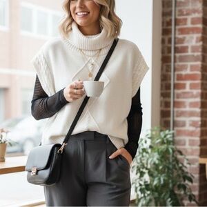 GM‎ Fashion White Turtleneck Knit Oversized Sweater Women’s Sz One Size